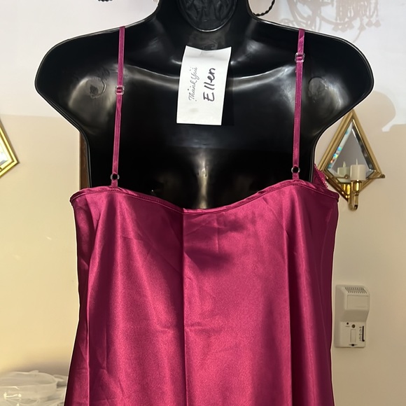 Brand new satin chemise nightgown - Picture 3 of 4